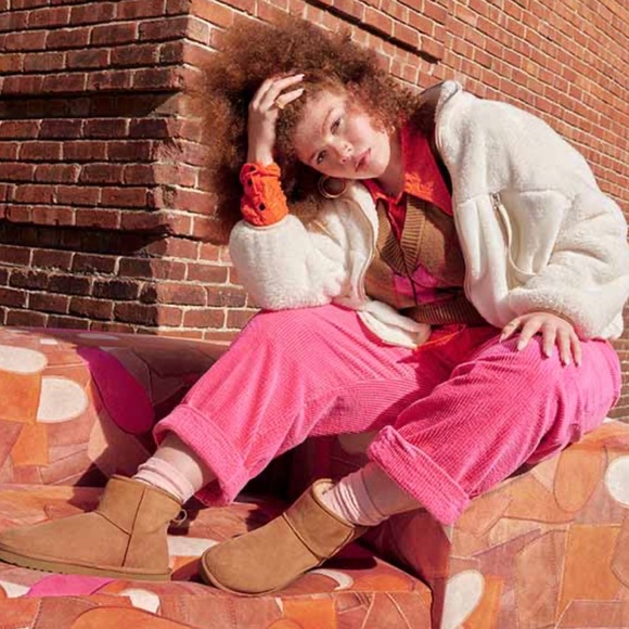 UGG Classic mini boot II chestnut size 8 - Picture 1 of 8